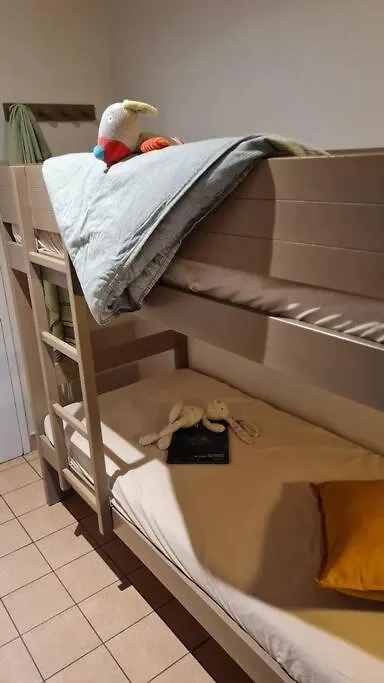 Apartment A 2 Pas De La Plage De Perros : 2 A 4 Hotes.